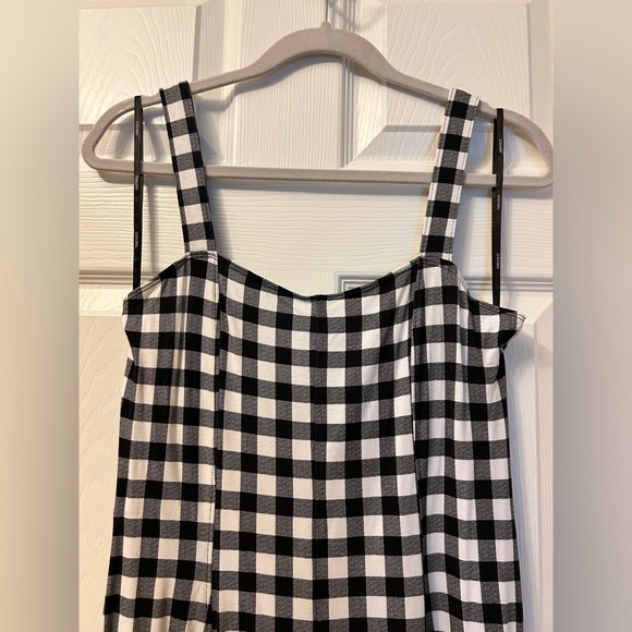 Forever 21 Black & White Gingham Sweetheart Neckline Romper - Picture 3 of 14
